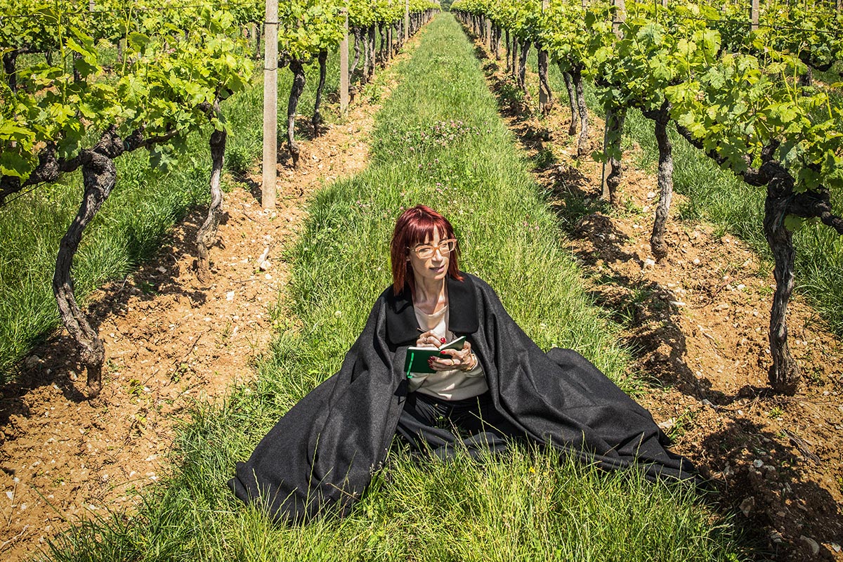 Alessandra Piubello durante una degustazione